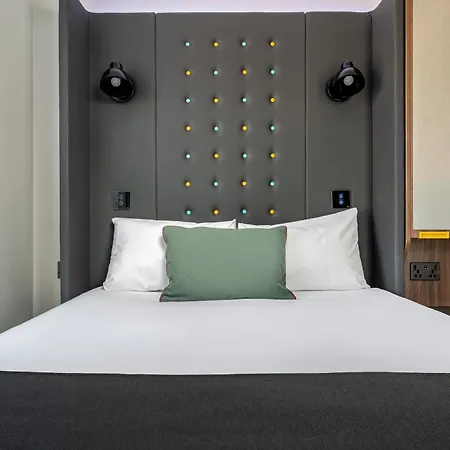 Point A Hotel London Canary Wharf Exterior photo