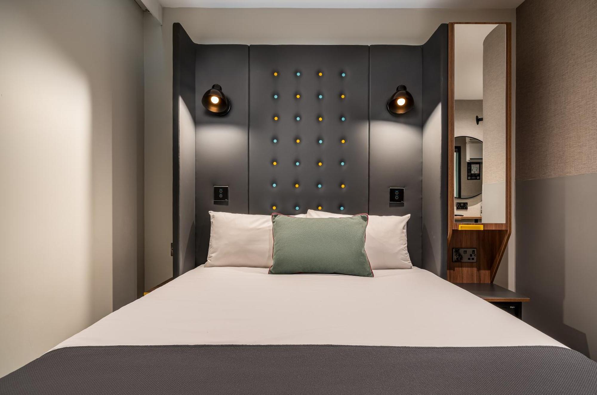 Point A Canary Wharf 3* Londen
