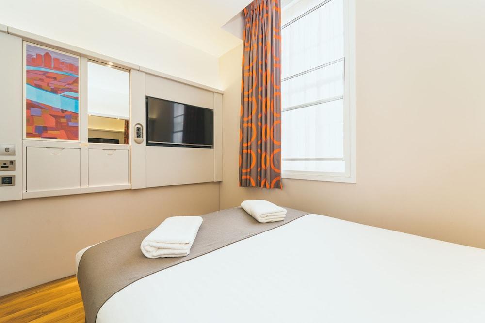 Point A Canary Wharf 3* Londen